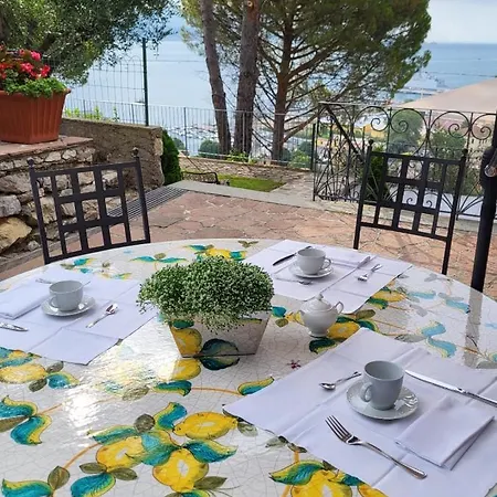 Villamara Luxury Guest house *